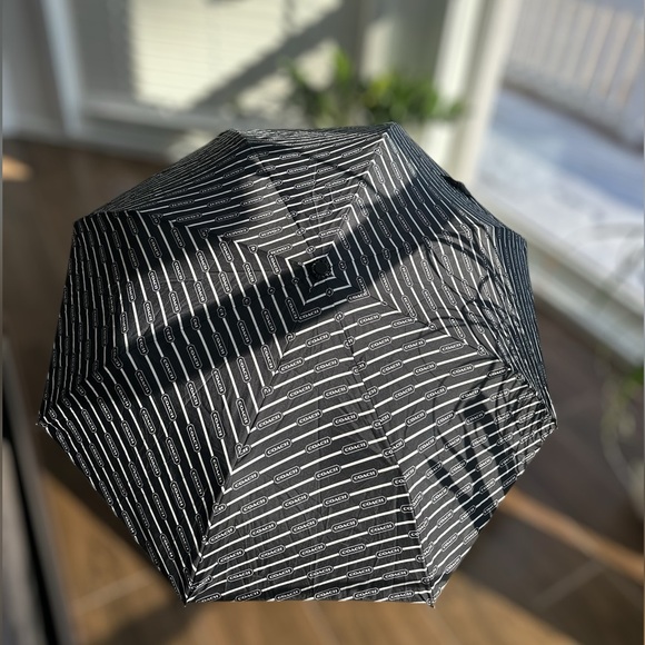 Coach Umbrella - Picture 6 of 7